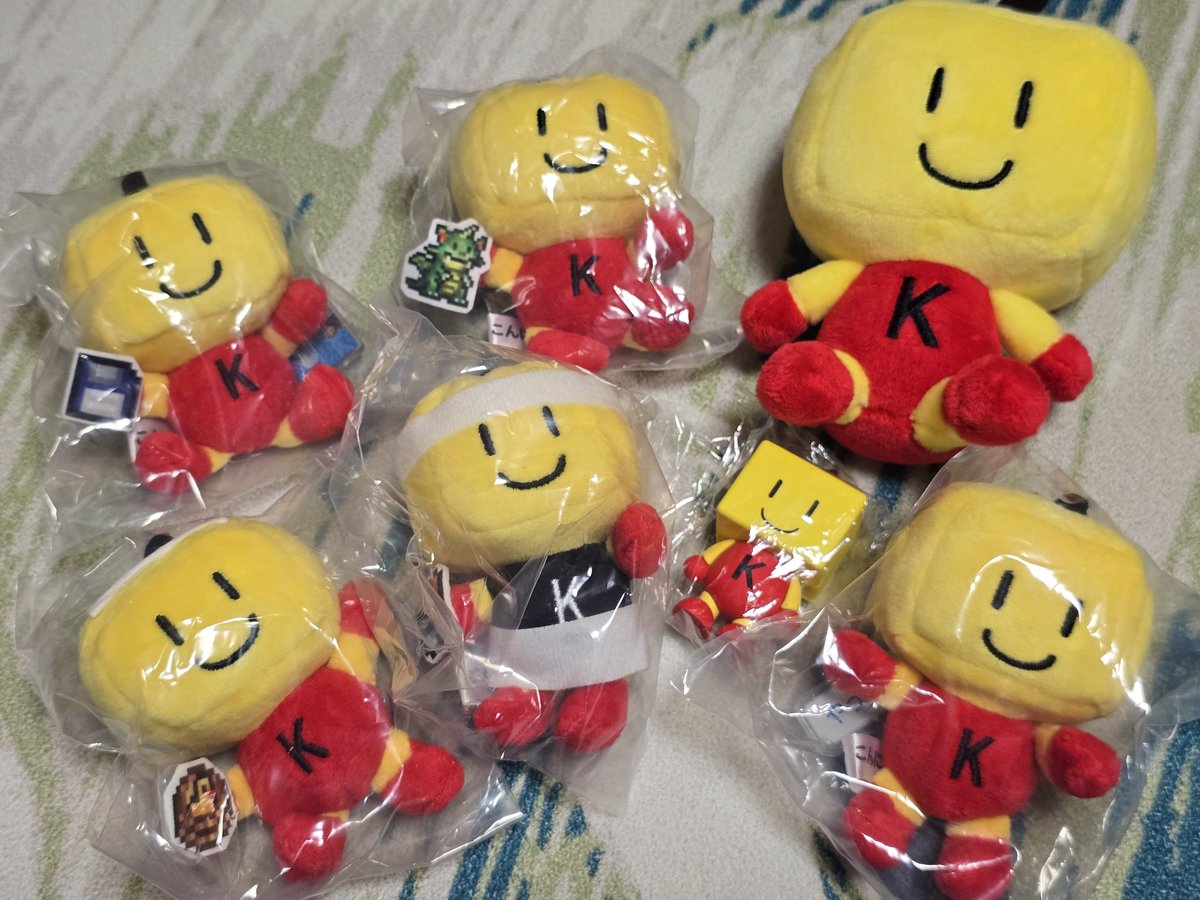 我が家のカイロくんコレクションが増えた(*˘︶˘*)✨

カプセルトイのカイロくん、全部揃った！やっぴー⸜(*ˊᗜˋ*)⸝
こうなると、次回はソフ子姫とかワイロくんののカプセルトイが欲しいくなる🎶
カイロくんお迎えしたから、名門ポケット学院3を始めてみよっと⋆͛🎮⋆͛

 #カイロソフト
 #カイロくん