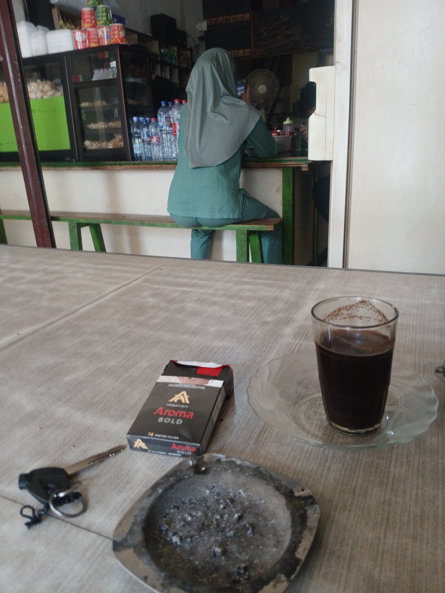 zome161's tweet photo. Menikmati kopi minggu pagi

#CFD 
#CDN https://t.co/0yYXreBz63