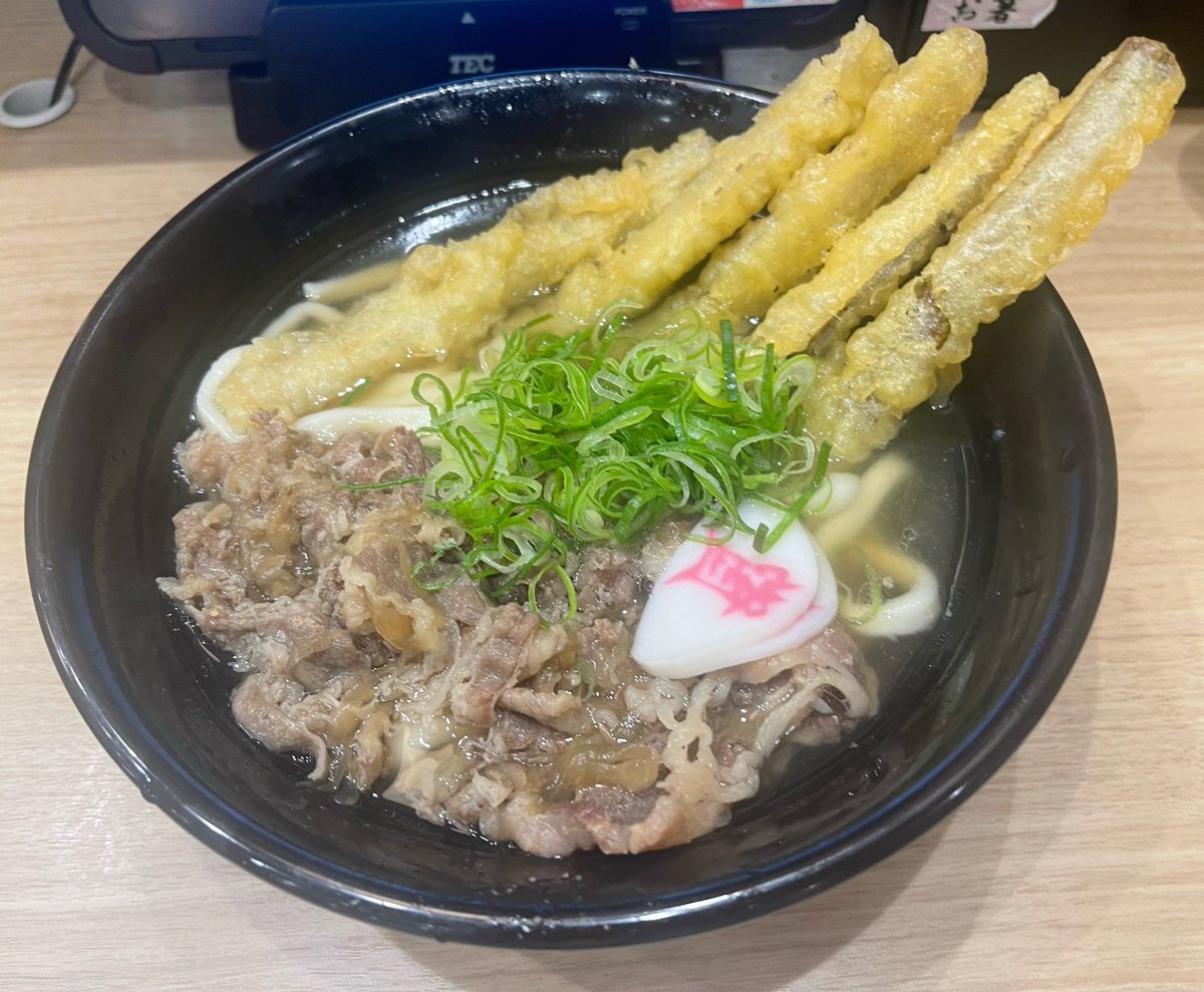 デスロス tweet media