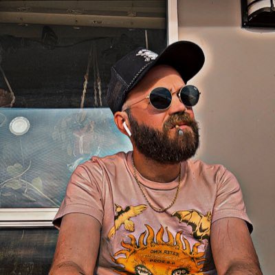 Hawkeye Enjoyer 🐤 tweet media