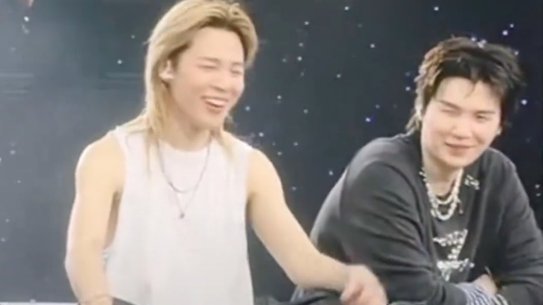 vee⁷ 🎸 tweet media