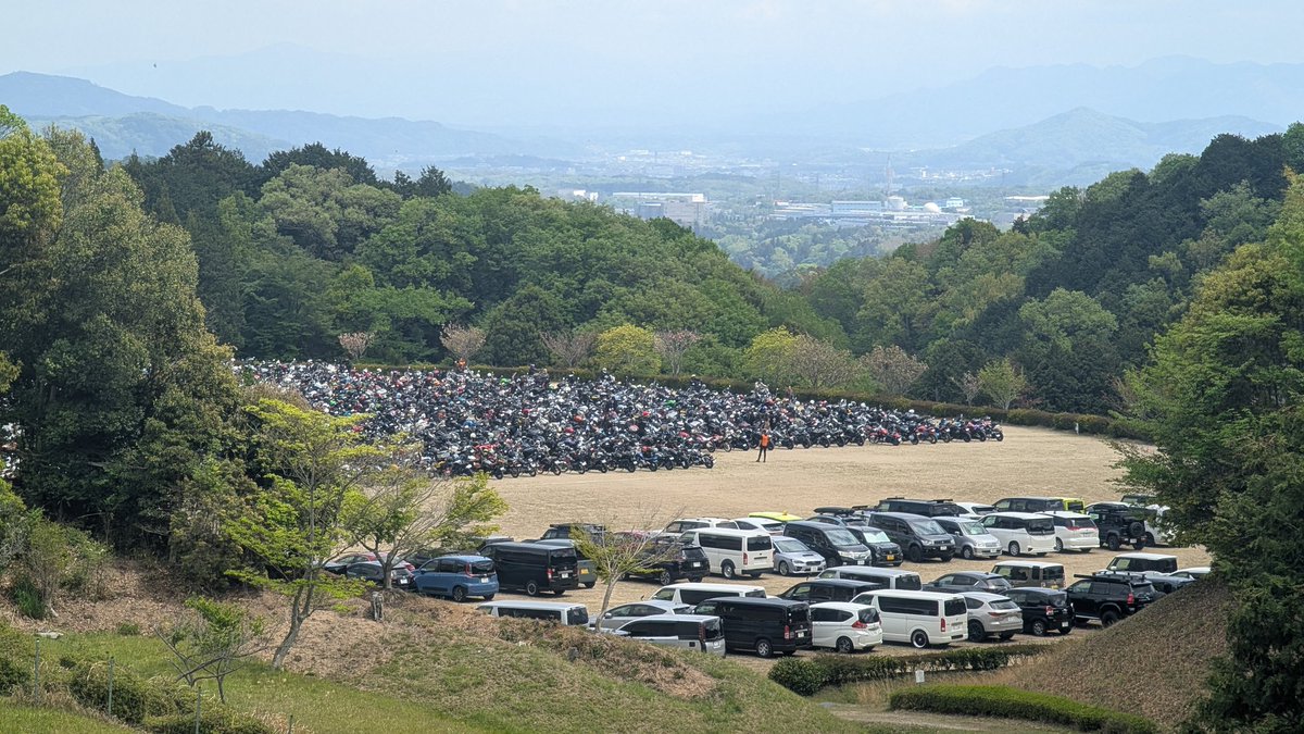 クビラあだち tweet media