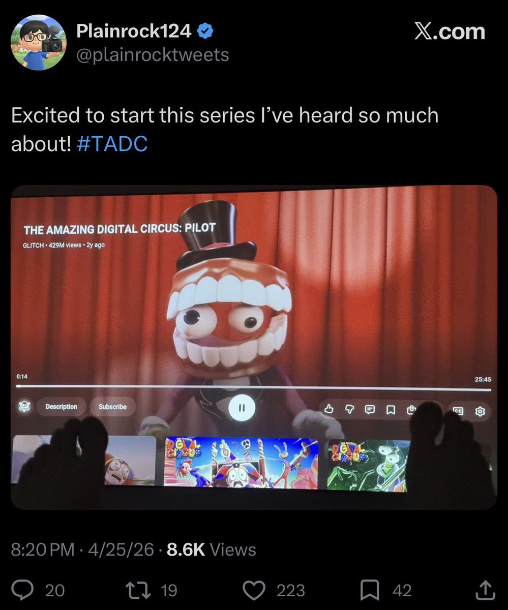 hailee is seeing funbun hug in the cinema tweet media