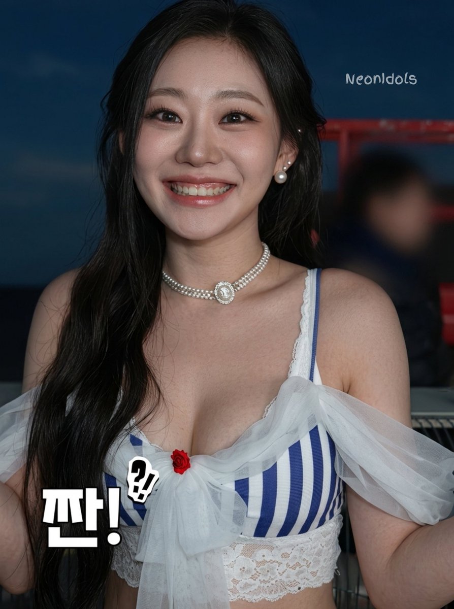 NayloSlow93038's tweet image. Pearl energy only. 🐚 There’s something so timeless about a classic necklace paired with a bright smile.
#julie #kissoflife #kpopvisuals