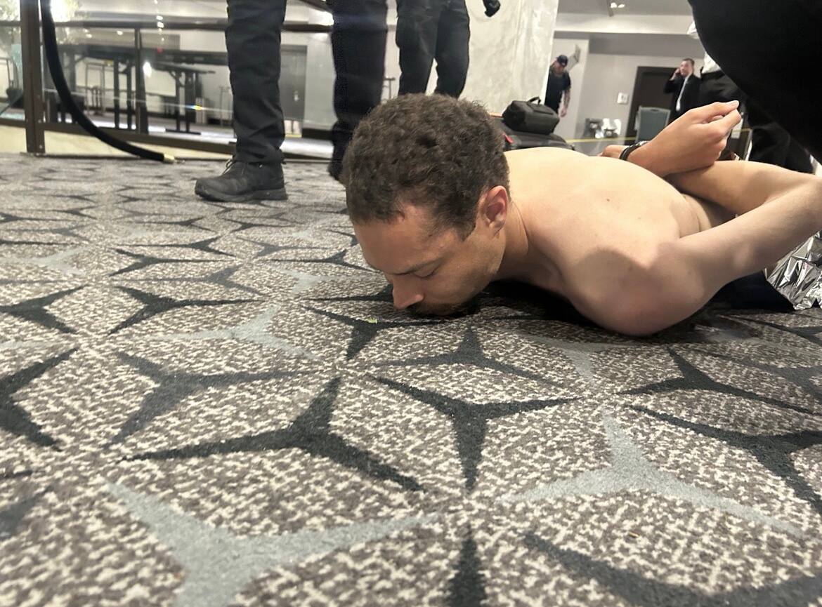 King TomAnon de Bailleul tweet media