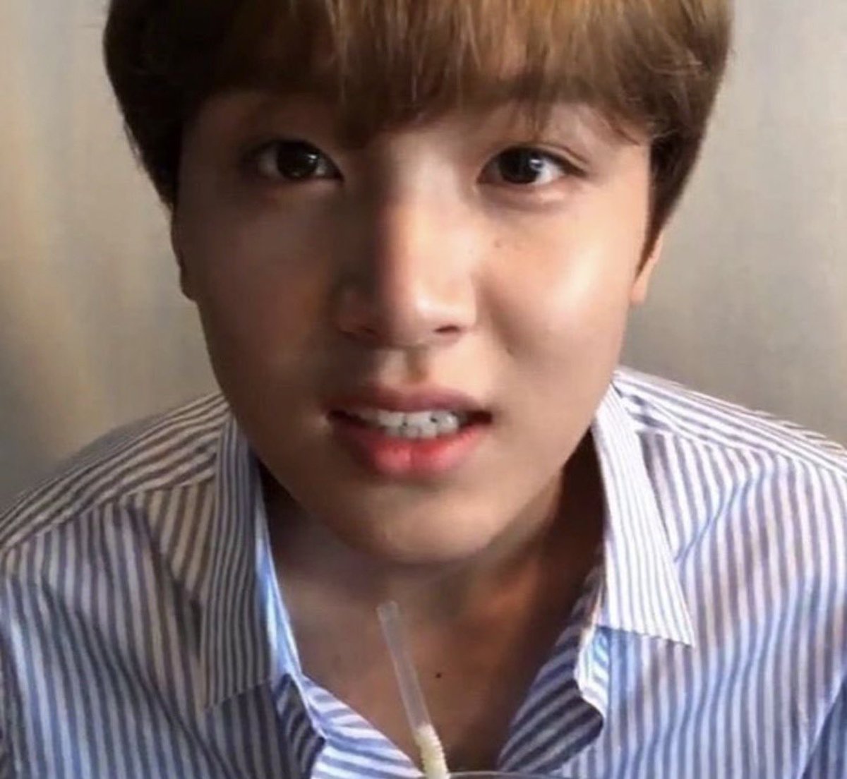 육차 tweet media