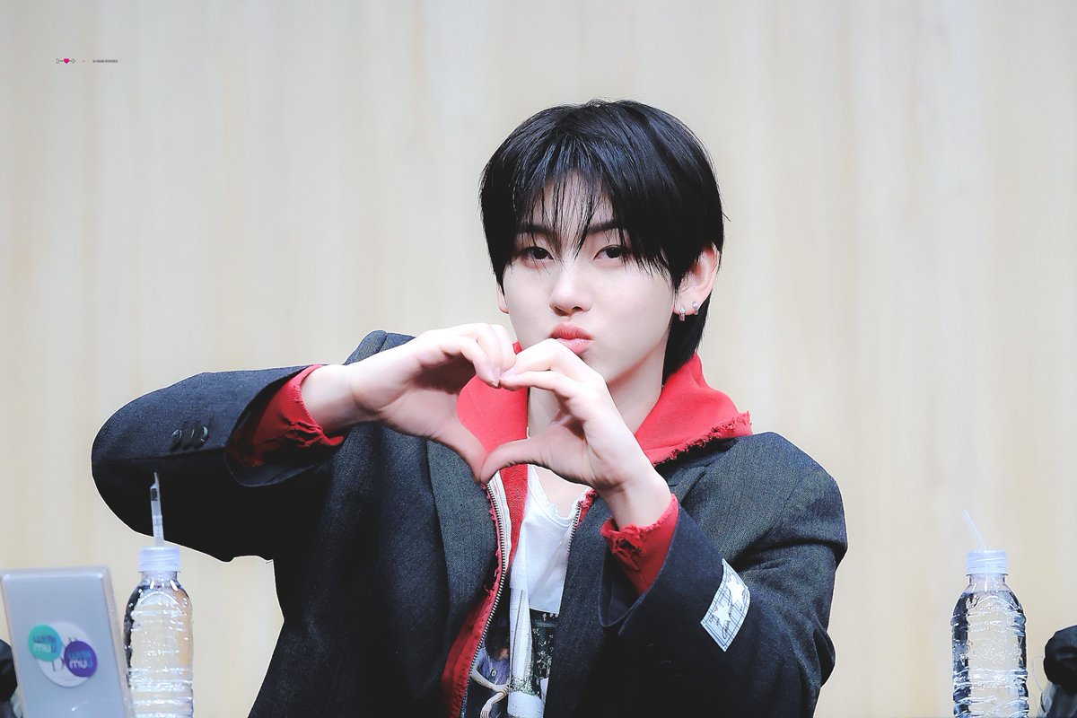 ⌁ ｝- ❥ - ＞ tweet media