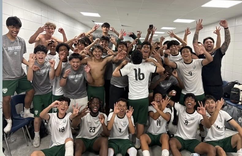 BonacciCyndee's tweet photo. First Round Win on the road! 3-0! Fun to watch! Enjoy these moments!💚🦅⚽️ https://t.co/deJXrEVbxf