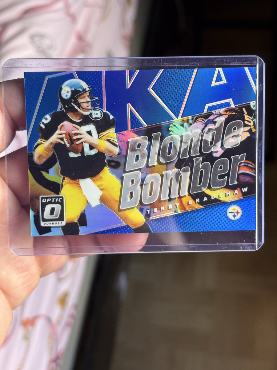 Jay25226162's tweet image. Chase Delauter refractor : $18
Rooker auto /150: $18
Cj Kayfus auto /25 : $40
Terry Bradshaw blonde bomber /149 : $14