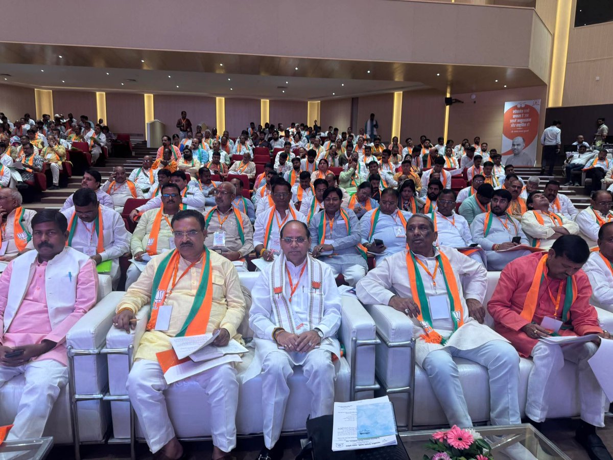 Satendra Shishodia (मोदी का परिवार) tweet media
