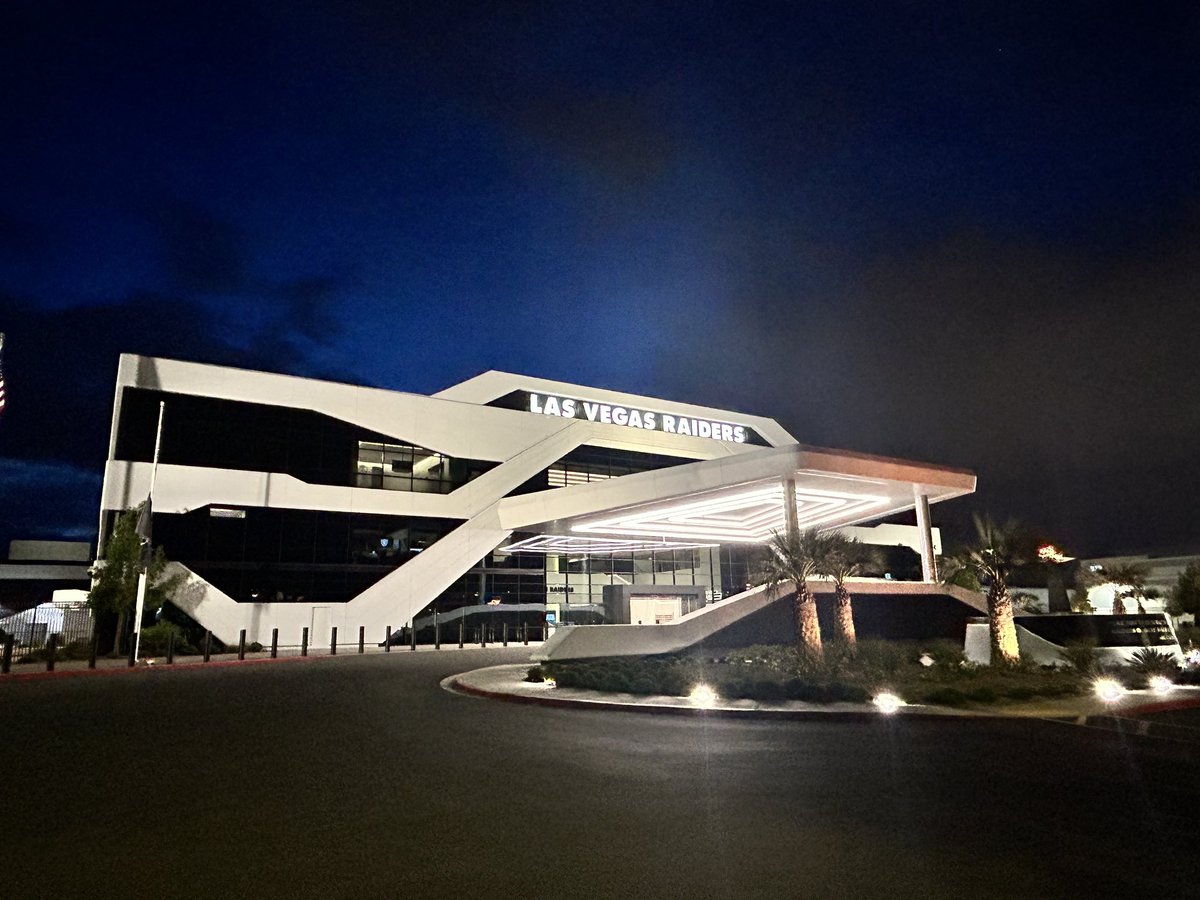 Sam Warren tweet media