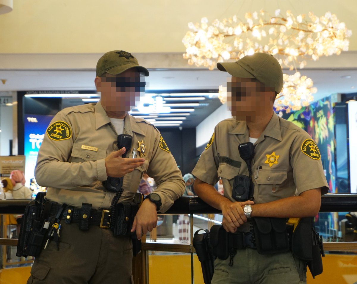 itsyukithatgirl's tweet photo. LASD / CPD https://t.co/tYRvi64tXW