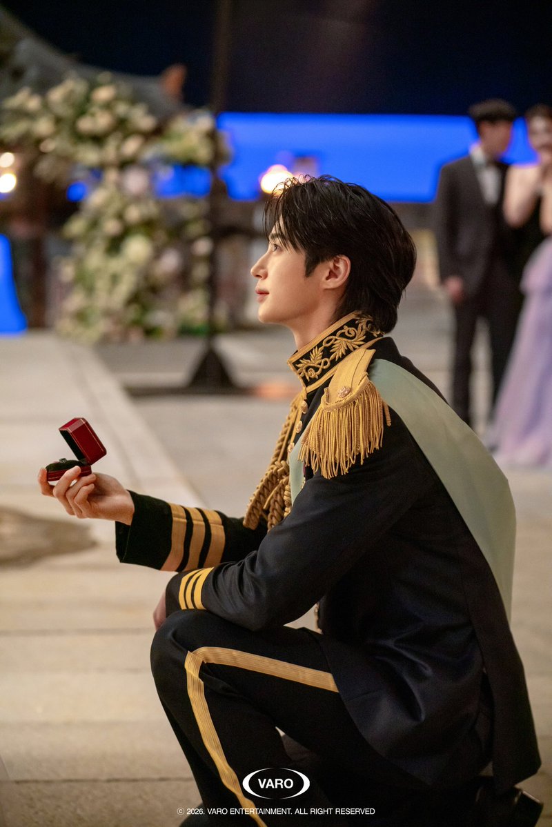 𝜗𝜚 tweet media