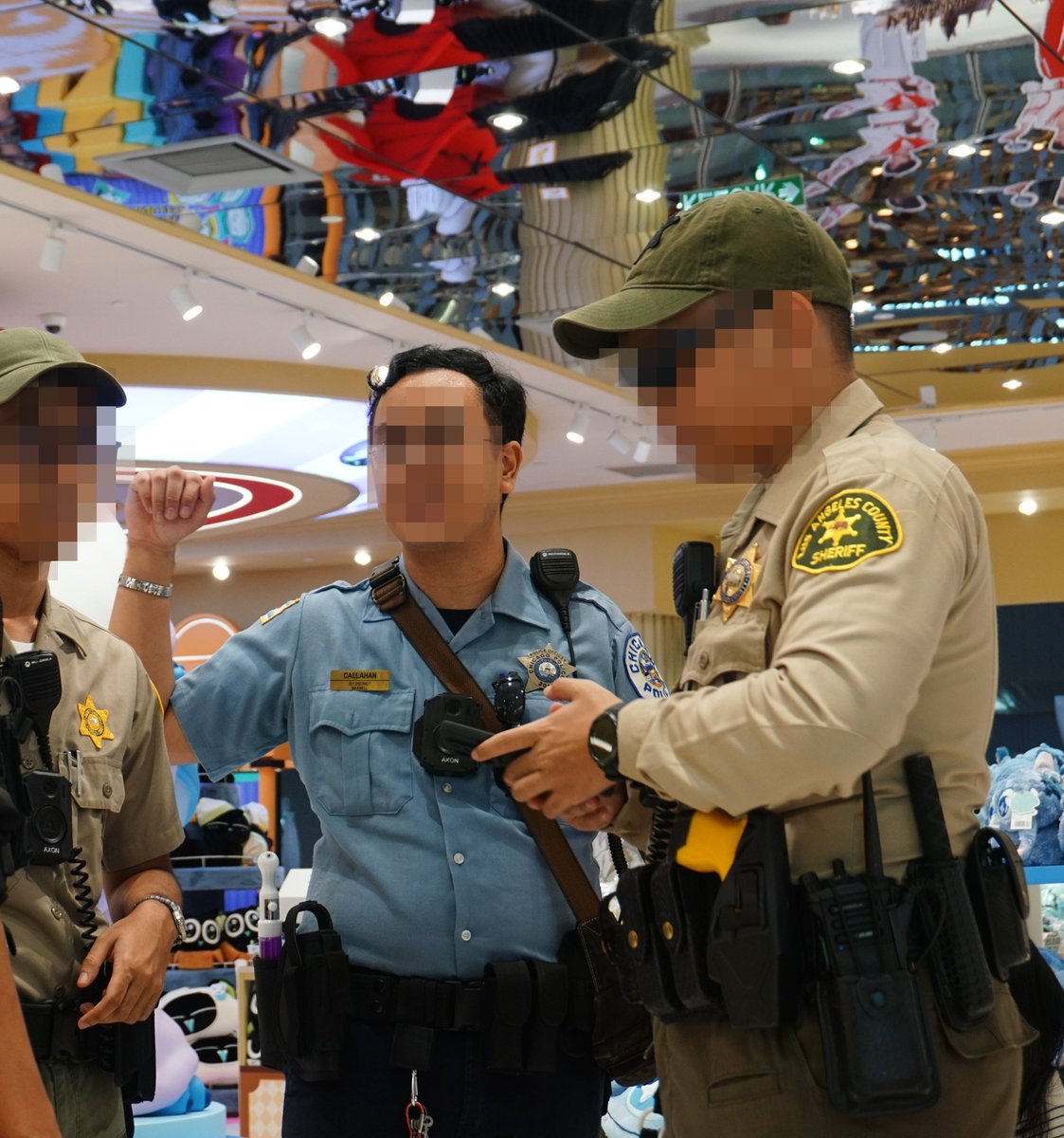 itsyukithatgirl's tweet photo. LASD / CPD https://t.co/tYRvi64tXW