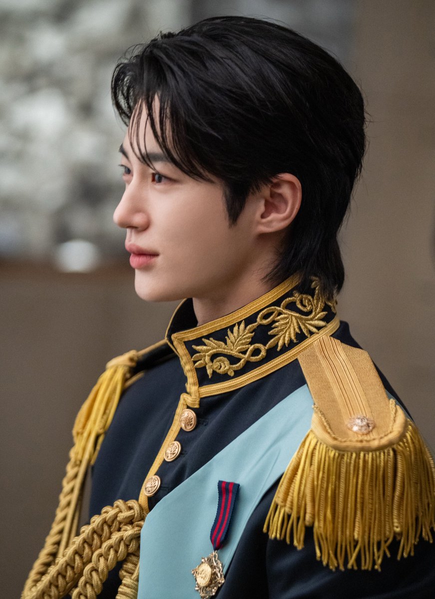Side profile แบบพระราชทานมากกก หล่อสมเป็นองค์ชายแห่งประเทศเกาหลี 👑✨🫠