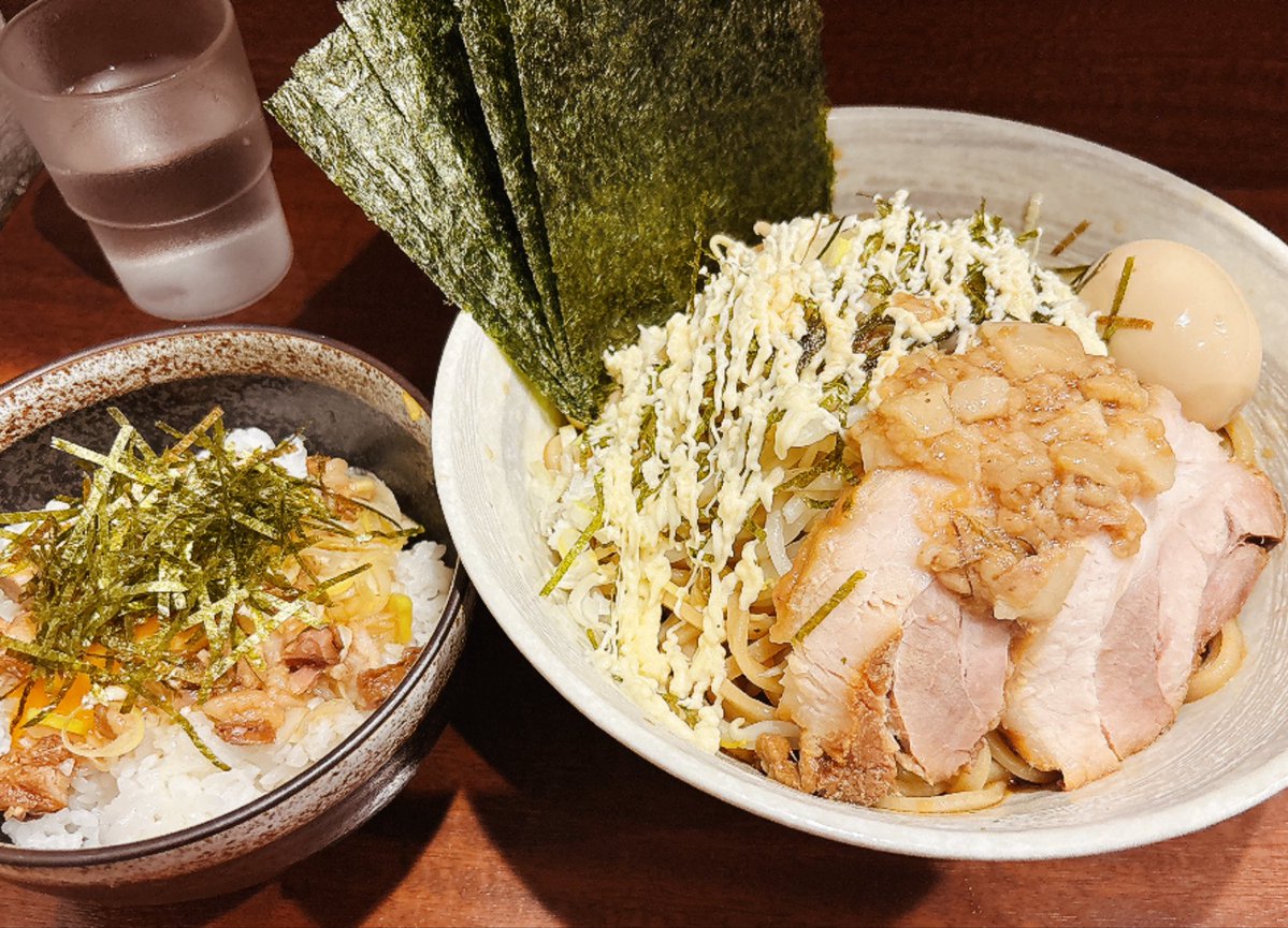 かくに tweet media