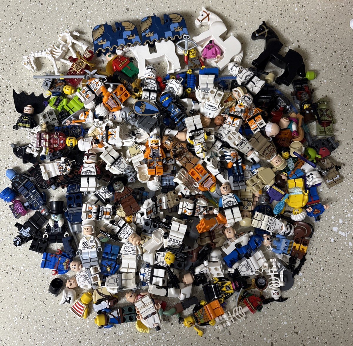 Lego_enthusiast's tweet image. LEGO MINIFIGURE LOT PARTS STAR WARS CLONE NINJAGO MARVEL DC CMF USED RARE CASTLE

Ends Sun 26th Apr @ 6:46pm

ebay.com/itm/1883019239…

#ad #Lego #AFOL