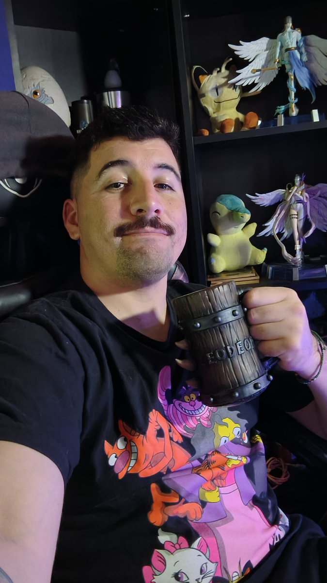 zeodeon's tweet image. Sali a darme una panzada por la tarde y recién vuelvo. Los espero en vivo! 🦊💕

👾 twitch.tv/zeodeon 👈

#worldofwarcraft #warcraft #wow #midnight #stream #wowstream #twitch