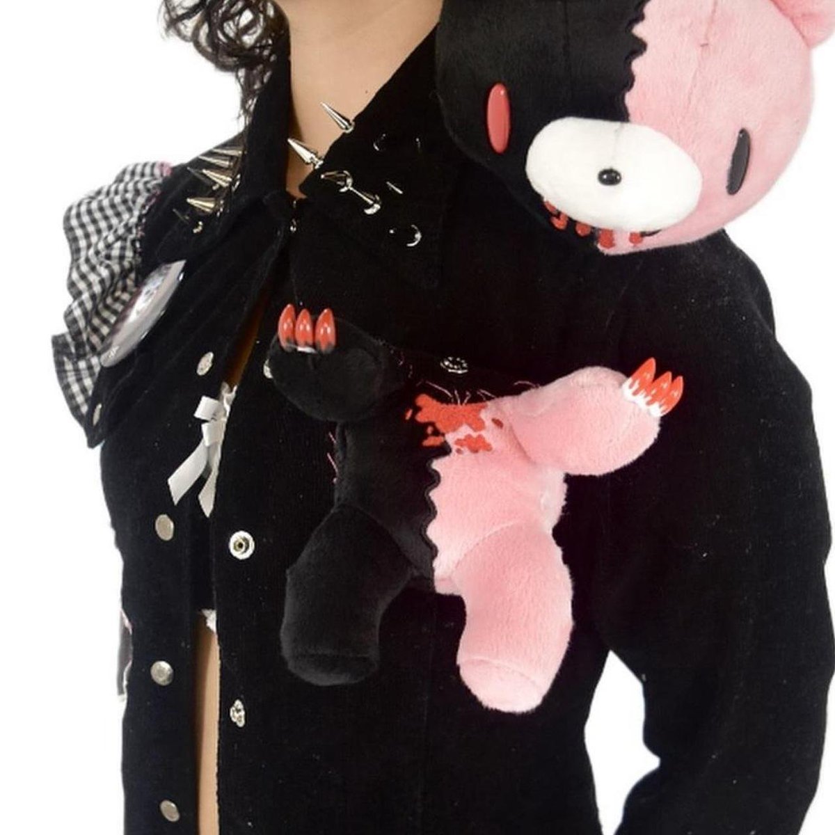lilly123aj's tweet photo. OH GOD THEY KILLED DENNIS AND TURNED HIM INTO A JACKET LMFAOOOO https://t.co/Sxbbz1lhPW