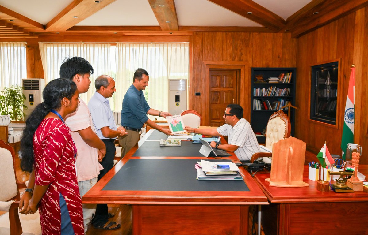 dipon1's tweet photo. Release of Daffodils - Volume 2 (2026)

Department of Botany, #JNRM is delighted to share the release of the 2nd Volume of our annual magazine #Daffodils

With warm regards,
Dr. Dipon Sharmah
HOD, Botany Department
JNRM. https://t.co/1m3irCt1Ly