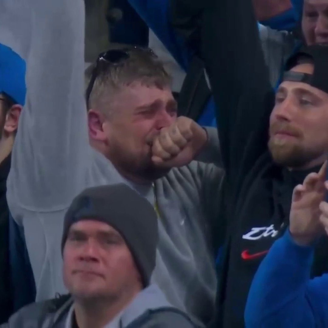 Yo festejando los goles de hoy pero veía a Gignac.