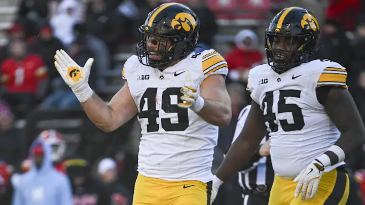per reports, #Chiefs have signed Iowa DL Ethan Hurkett to a UDFA contract.