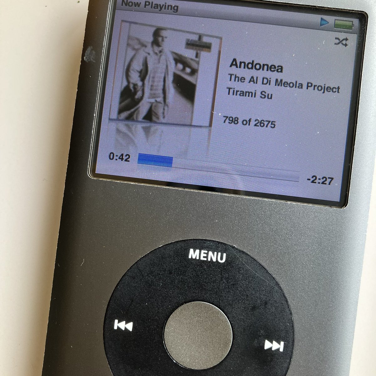 Sally_812's tweet image. 🎵Andonea _ @aldimeolamusic 

#ipodclassic
#lunchtime 🍴
#aldimeola