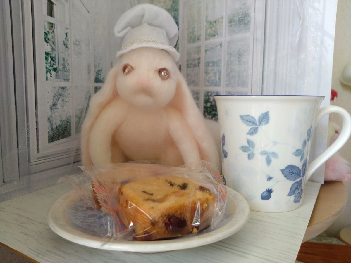 #あわいの民エアお茶会
二日目　ありがとうございます。本日は、ちびふわ大好き❤ドライフルーツケーキを用意しました。
#ウィリアム誕生祭