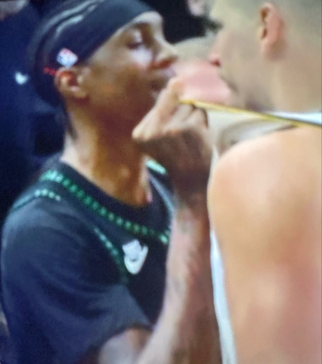 10,000 Howls tweet media