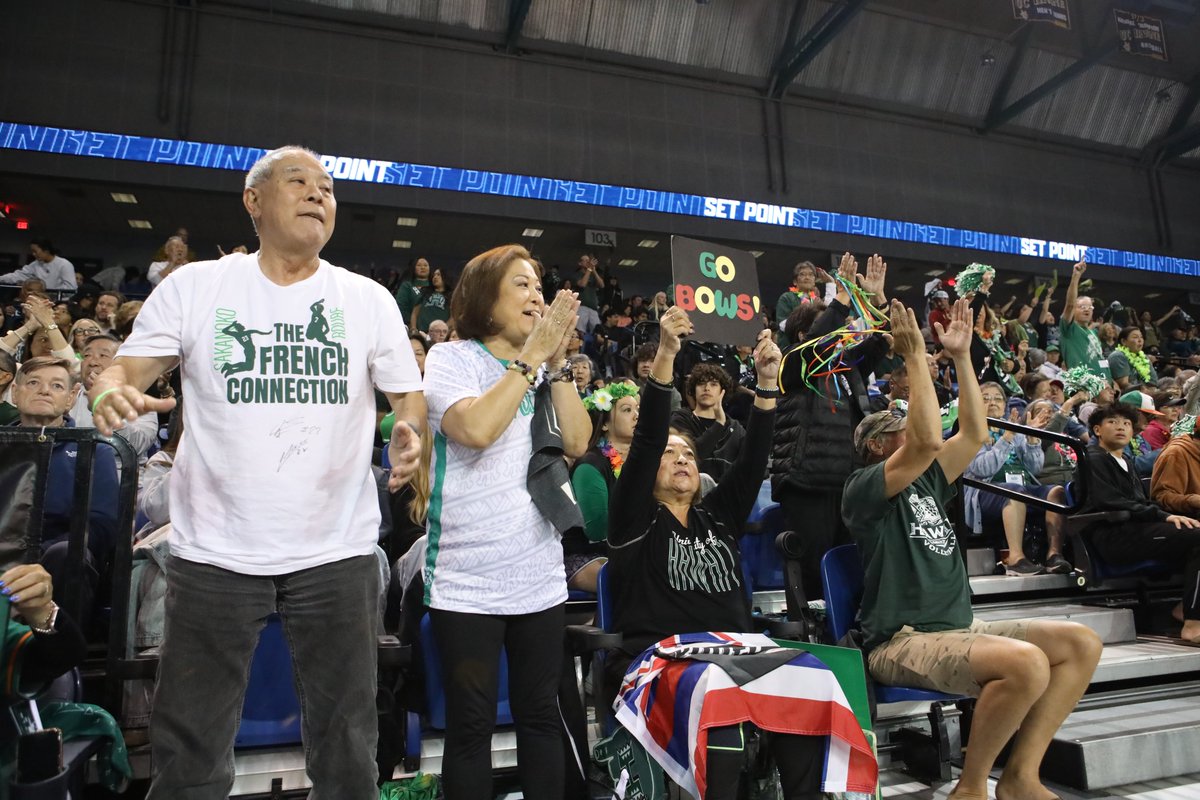 HawaiiMensVB's tweet image. Couldn't have asked for better support 💚

Mahalo to all of you who made this feel like a home away from home. 

📸: Julie Kim, Dan Respicio, Shane Rodrigues

#WarriorBall26 x #GoBows