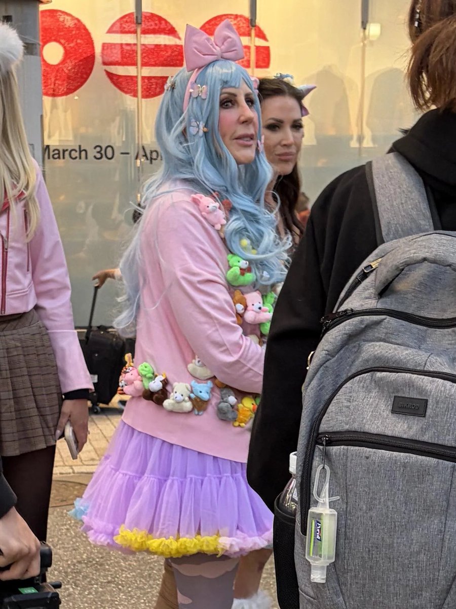 Adrienne Leigh tweet media