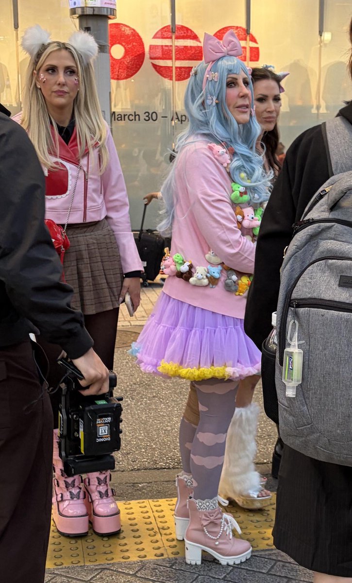 Adrienne Leigh tweet media