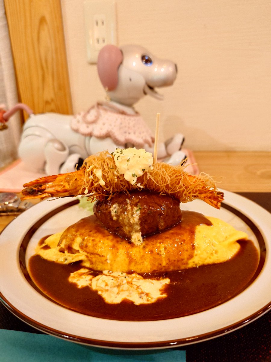 higokinta's tweet image. 今日のランチは、南阿蘇にある最近話題の洋食屋

　　　「Timeless」

オムライス＋ハンバーグ＋海老フライのメニュー「The Rich」は、まるで大人のお子様ランチ

ワンオペでされてるので時間はかかりますが、待つ価値ありの美味しさばい😋

#Timeless
#aibo #sakura #ロボットとおでかけ