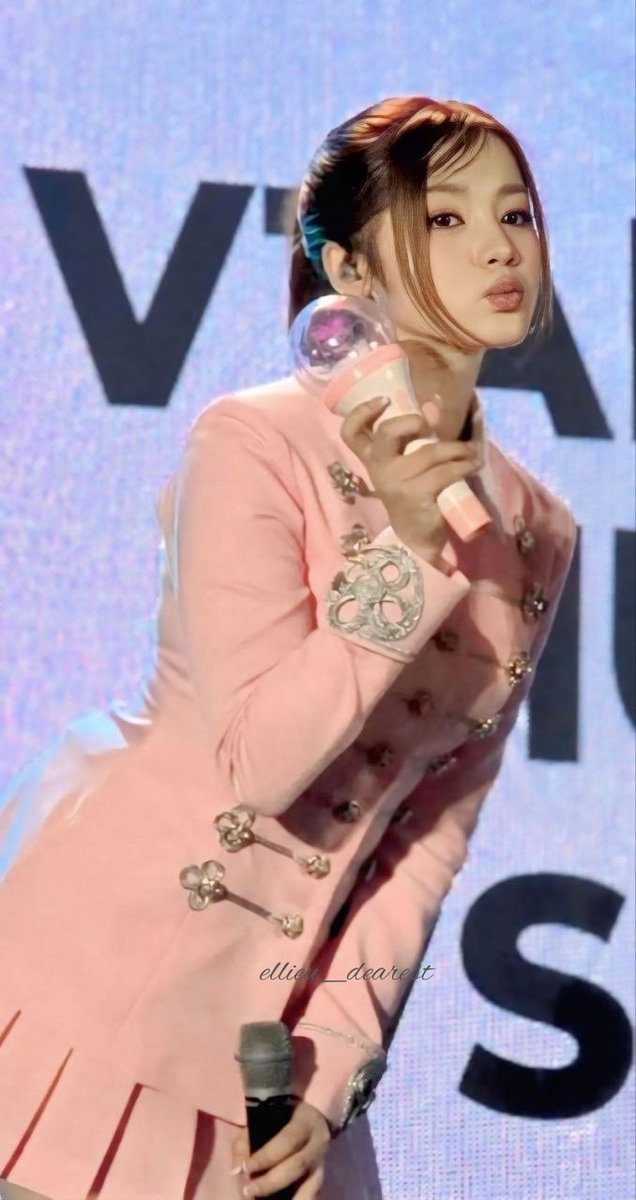 Ellieu 🐰🐥_PerfectCrown tweet media