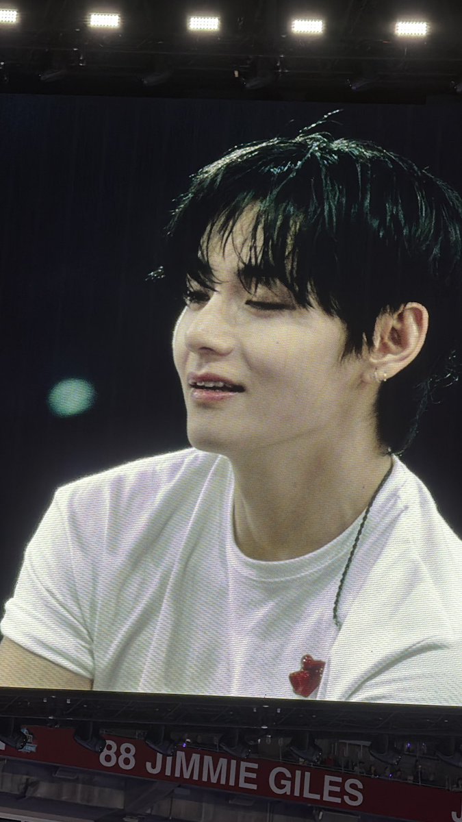 TaehyungUSA's tweet image. TAMPA NIGHT 1 WAS EVERYTHING 🔥
The BTS Arirang World Tour kicked off with power and presence — and as always, Taehyung delivered beyond expectations.
STAGE ROYALTY V 👑💜
#TAEHYUNG #V #V_WORLDTOUR_ARIRANG #BTS