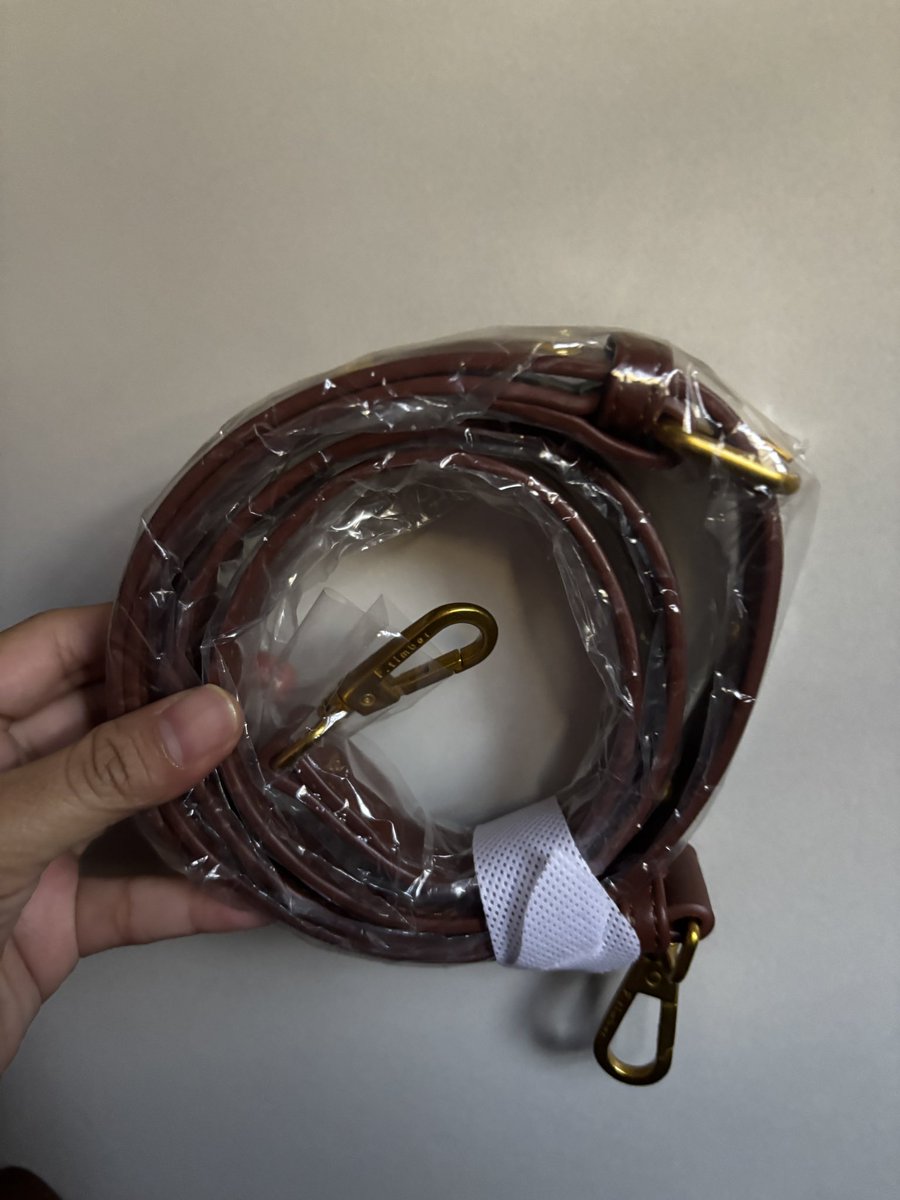 nasyiraa_'s tweet photo. Nak jual handbag from Ftimber for RM30. 
Meetup : Sg Buloh &amp; nearby, Bangsar South. https://t.co/ZAsLP3jDCQ