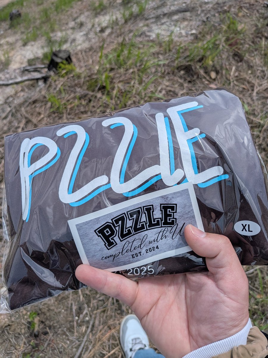 ryon913's tweet photo. すんちゃんと小沢白メガネさんに挨拶して来ました🤘
#ツーリングフェス
#PZZLE https://t.co/GMF4ialCcE