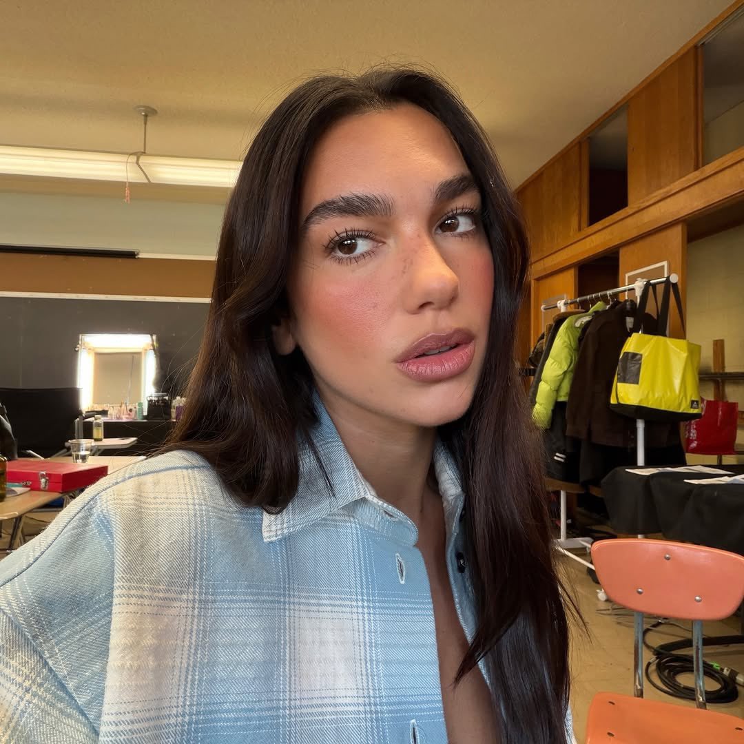 JonnyLeTran5's tweet image. Blessing your timeline with Dua Lipa 😍 #DuaLipa #singer #songwriter #GoddessDuaLipa #DulapPeep #DuasWorld #Service95 #FutureNostalgia #RadicalOptimism #BarbieMovie #ArgylleMovie #beautiful