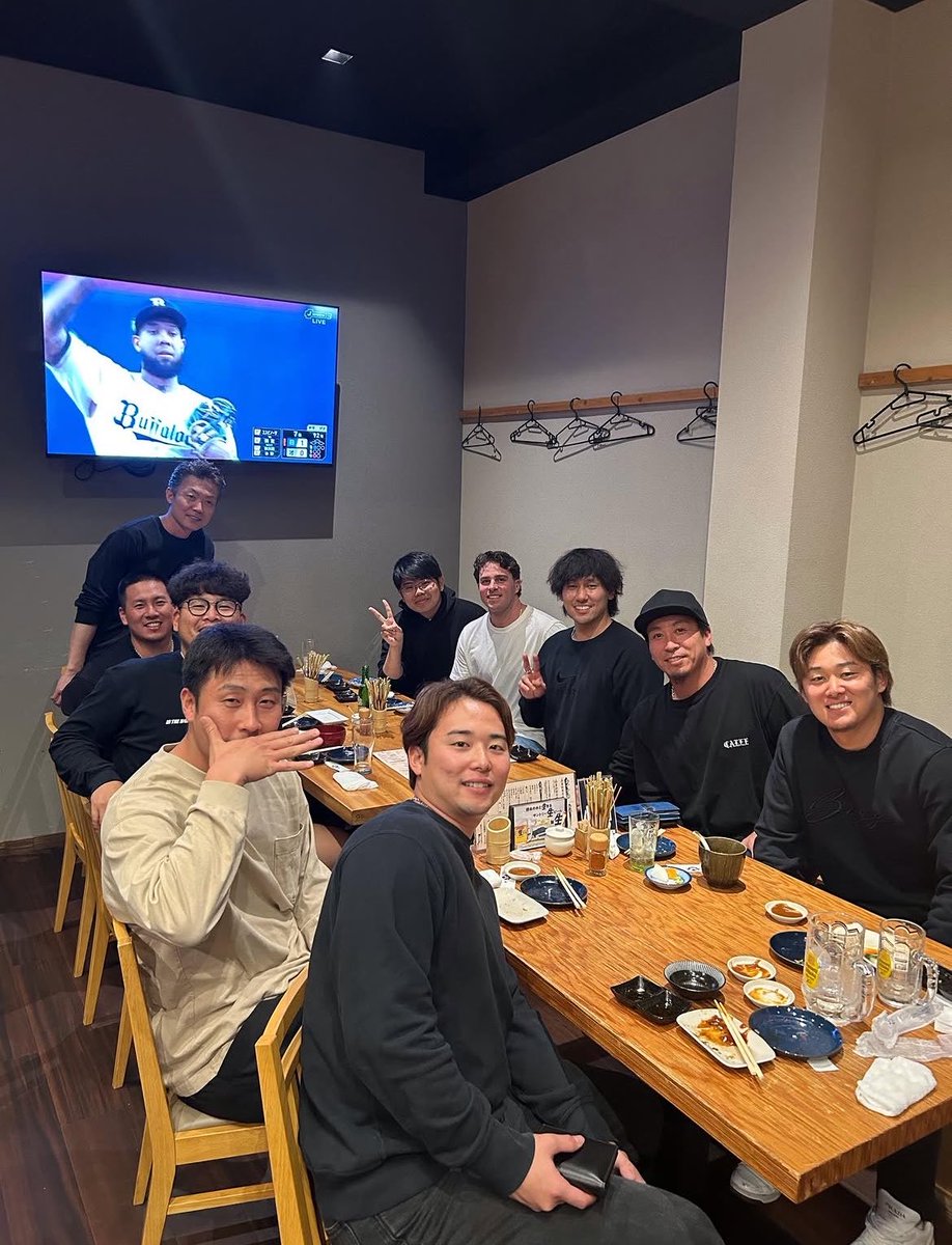 投手会にエスピノーザも参加しててくさ