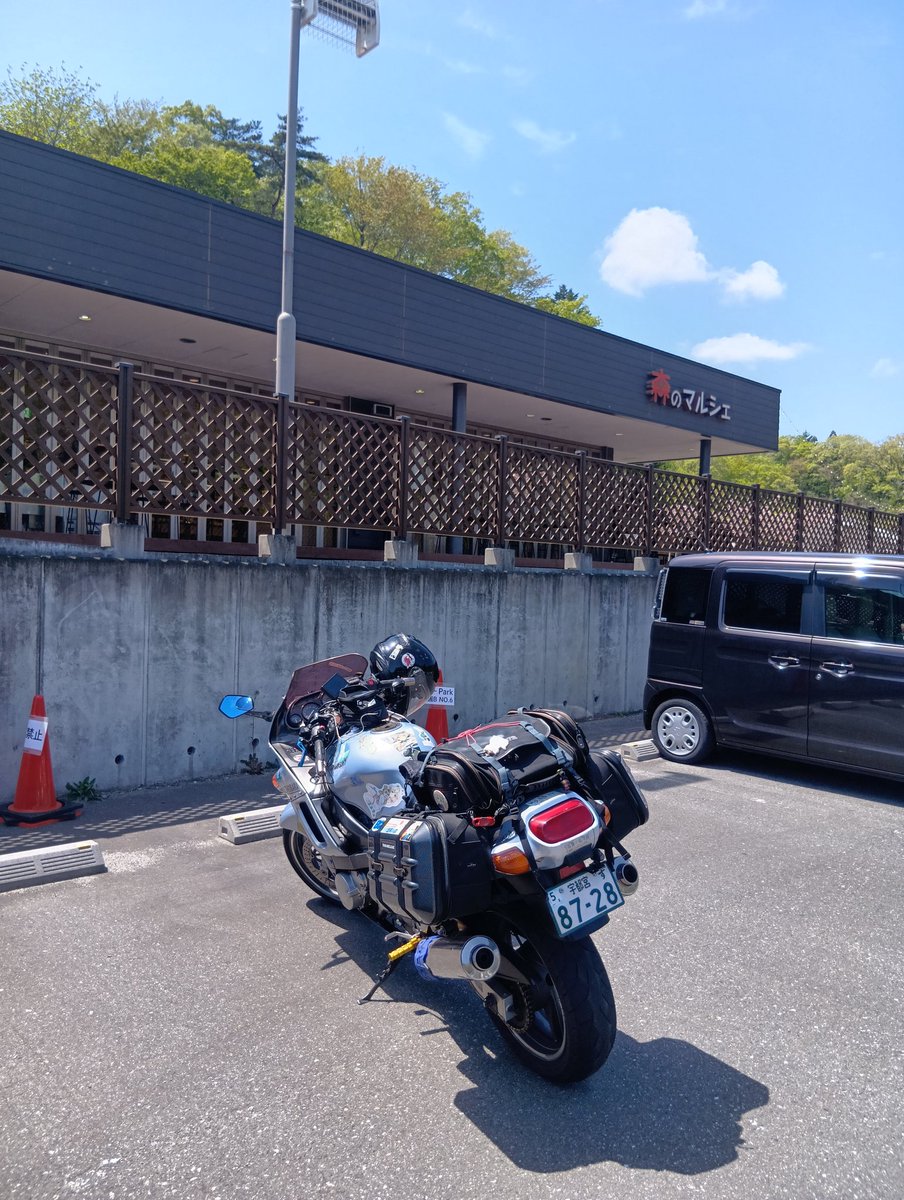 wakaba life. tweet media