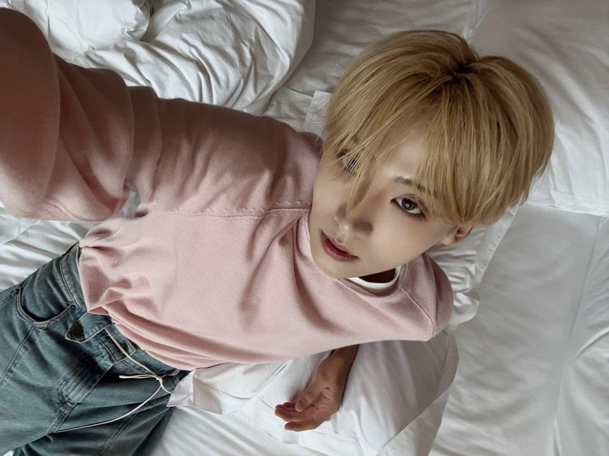 moni 𐙚 // slow. tweet media