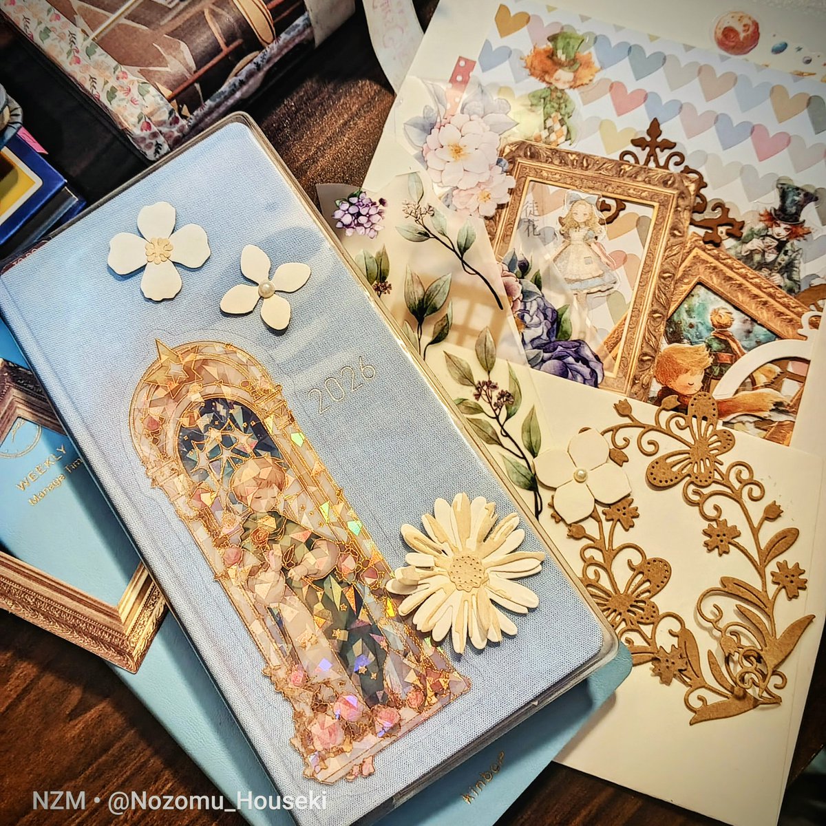 Nozomu_Houseki's tweet image. 🌠 #Journaling souvenirs from last week's journal club meet! I went with @chloesenzai and had a lot of fun! So many stickers, pizza and donuts! #artist #journal #NZMdaily