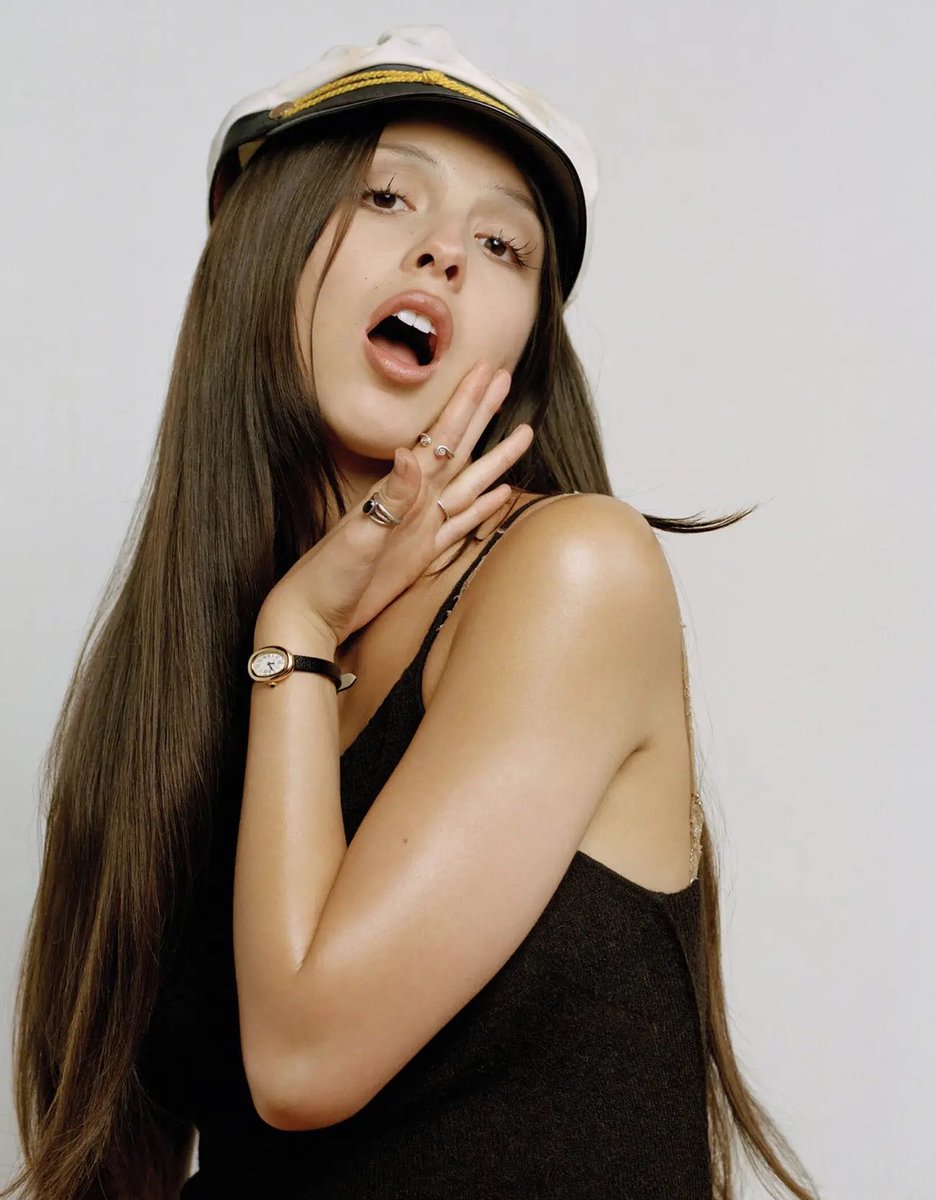 Olivia Rodrigo’s “drop dead” is predicted to debut at #1 on the Billboard Hot 100 with nearly 350 points, marking her fourth #1. 

— At 23, Rodrigo would make HISTORY as the 1st artist with all her lead singles debuting at #1 on the HOT 100.