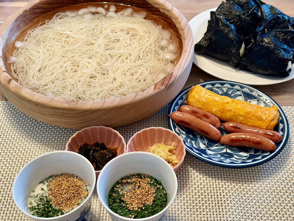 コロ助 tweet media