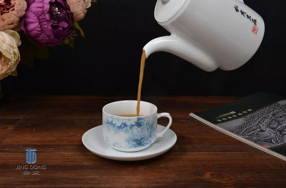 PascaleKahwaji's tweet image. Photography 101: Start with what’s around—your coffee mug, a sunlit leaf, or a friend’s laugh. No fancy gear needed! Just frame, focus, and click. The best photos tell your story. #PhotographyForBeginners #CaptureTheMoment