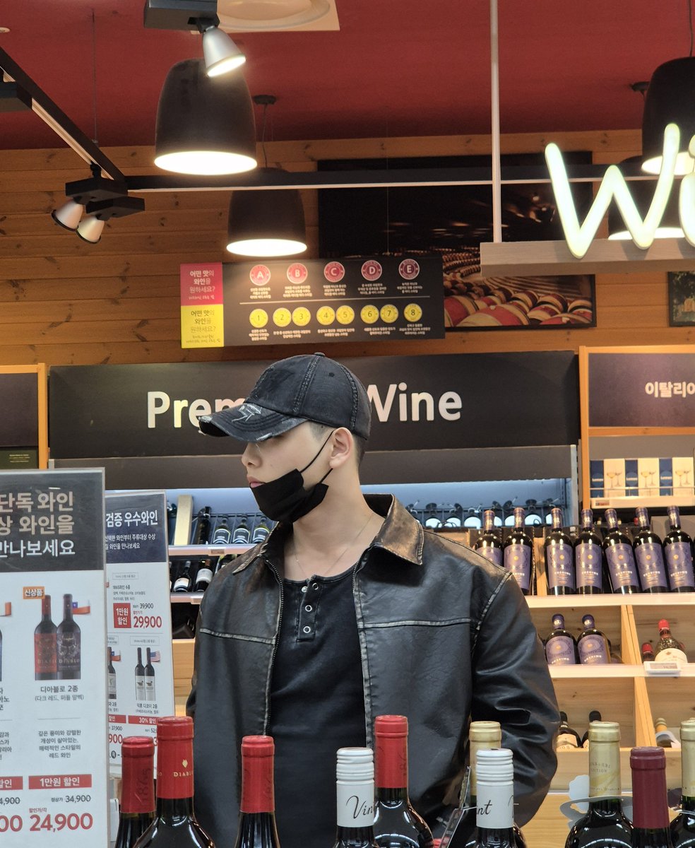 AIMERS_members's tweet photo. 대한민국 수호 준비 끝🫡

#AIMERS #에이머스 #승현 #SEUNGHYUN https://t.co/EvKcWUcoUr