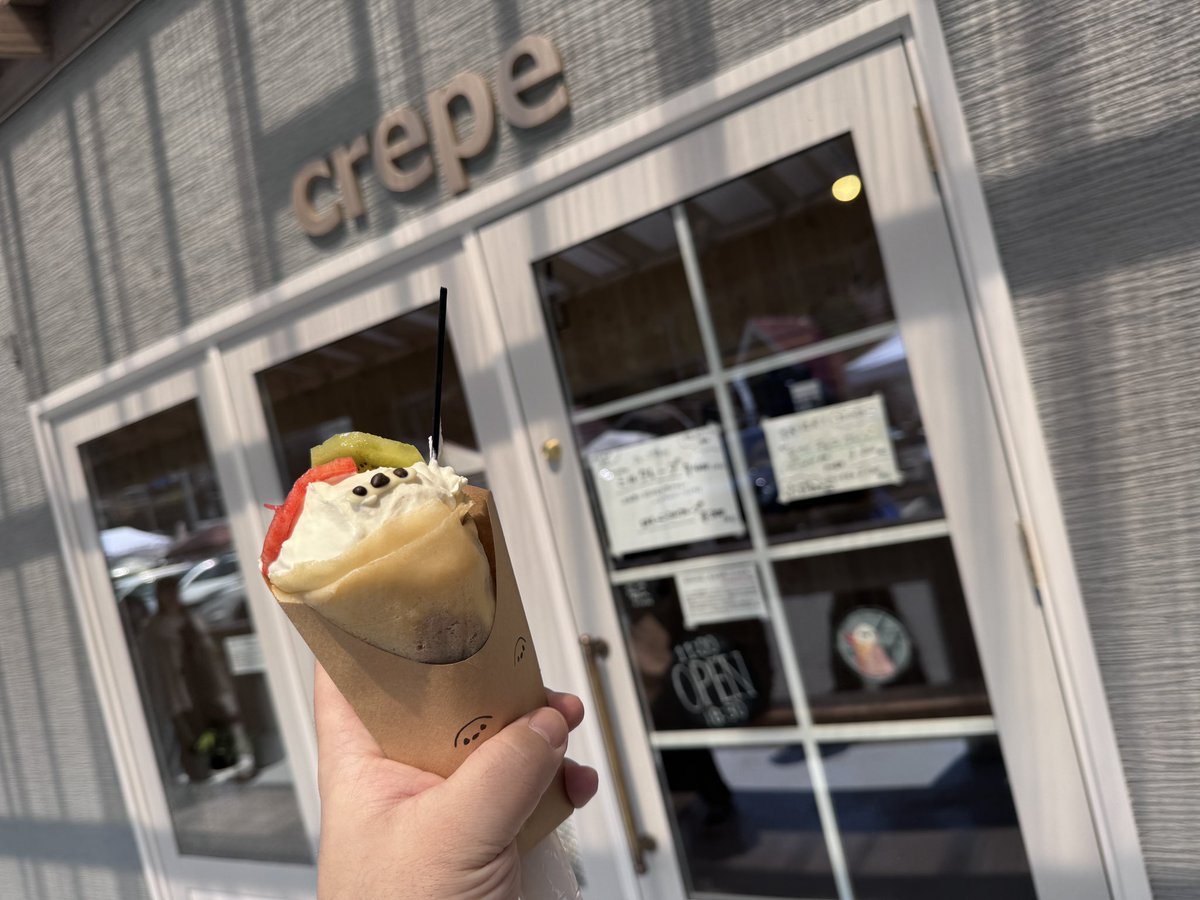 ゼニバコテラスで
クレープ食べた😌

限定のキウイチョコクレープ🥝🍫

うまし。