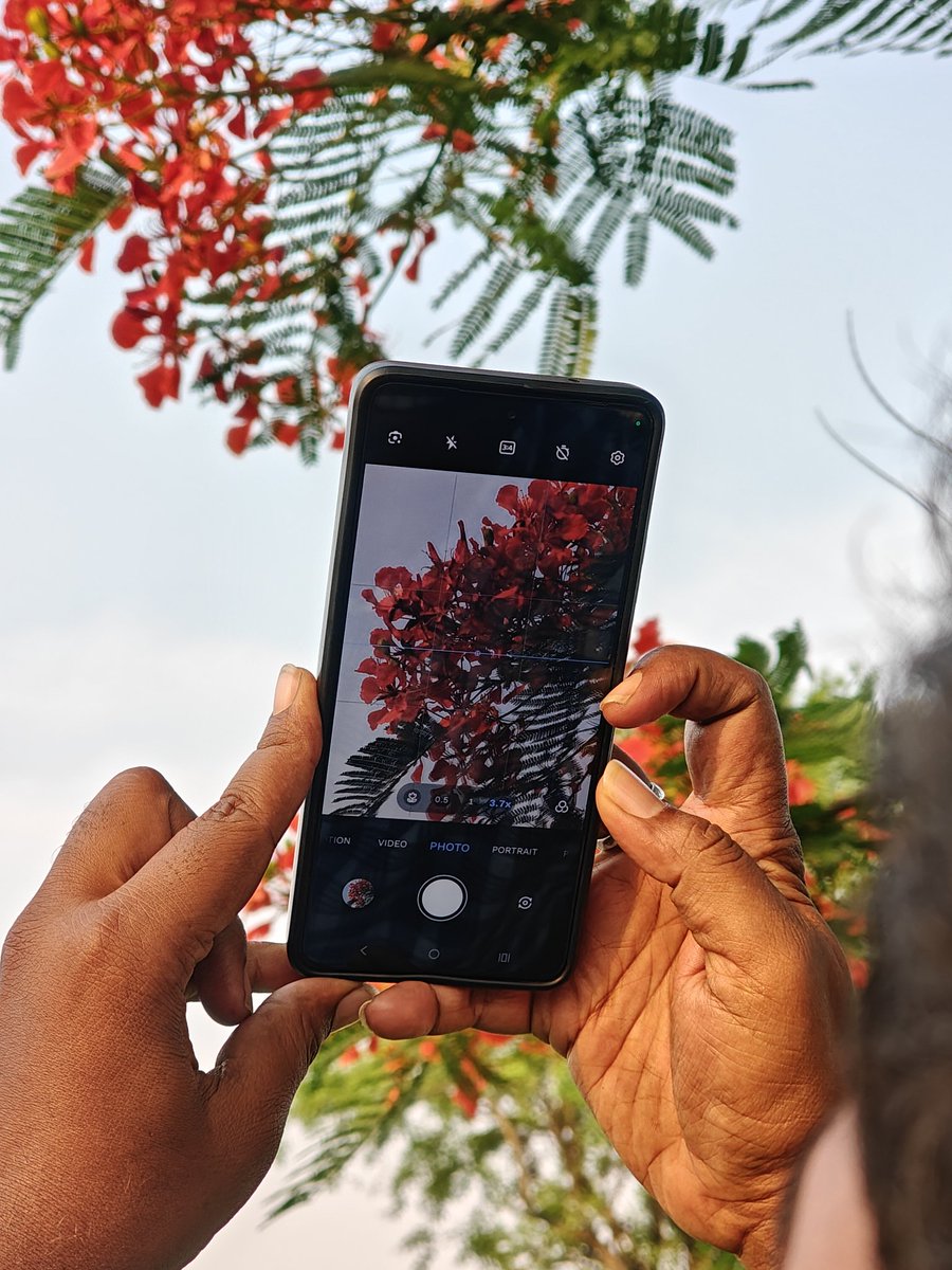 Sai__pixels's tweet image. All the Brand new #Motorola #seizethenight with @motorolaindia 🚀🚀🚀