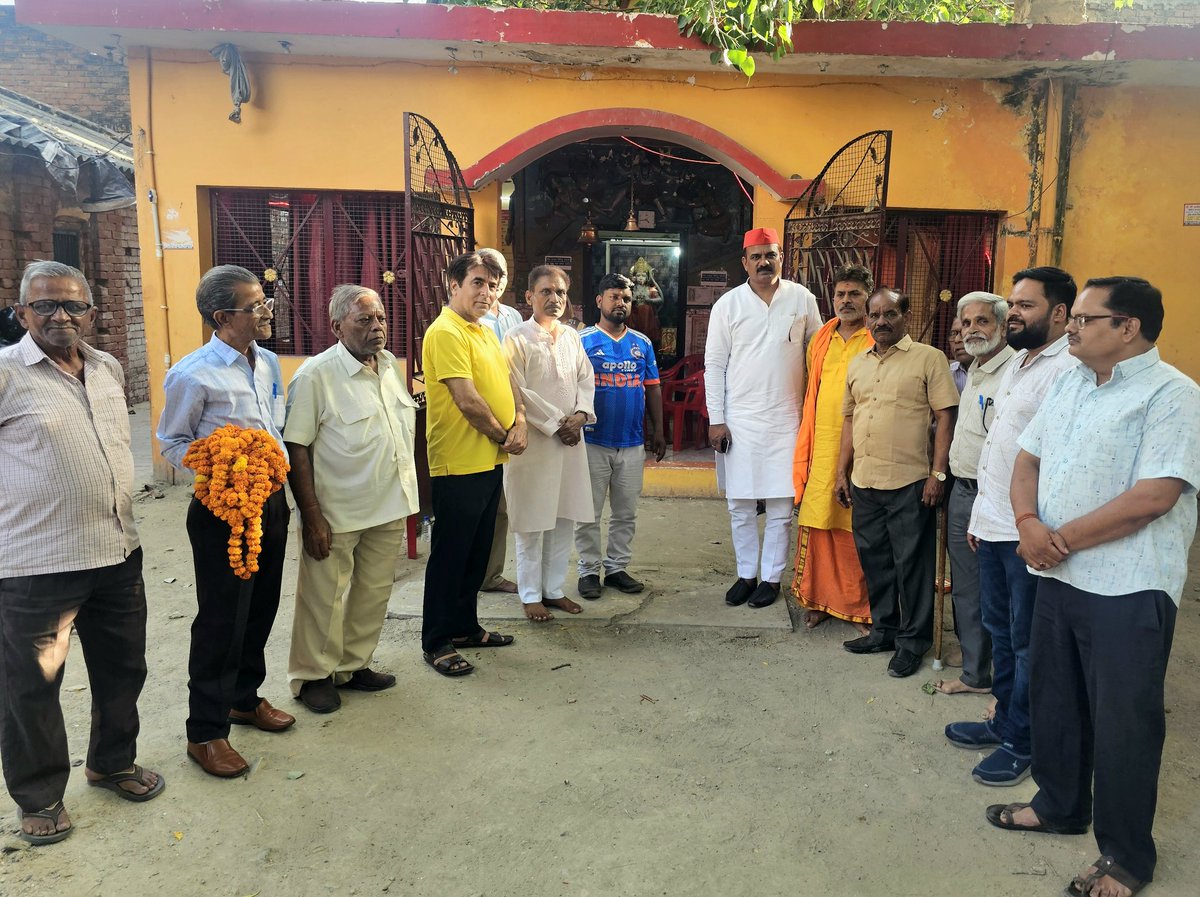 लखनऊ पश्चिम विधानसभा के सआदतगंज वार्ड में बावली स्थित प्राचीन श्री बालेश्वर महादेव मंदिर के श्रद्धालुओं और कल्बे आबिद वार्ड के चौपटियां के कटरा बिजन बेग स्थित प्राचीन श्री मारुतिसुत मंदिर के भक्तजनों के स्नेहिल आमंत्रण पर सबसे आत्मीय भेंट किया और दोनों ही पवित्र स्थलों पर