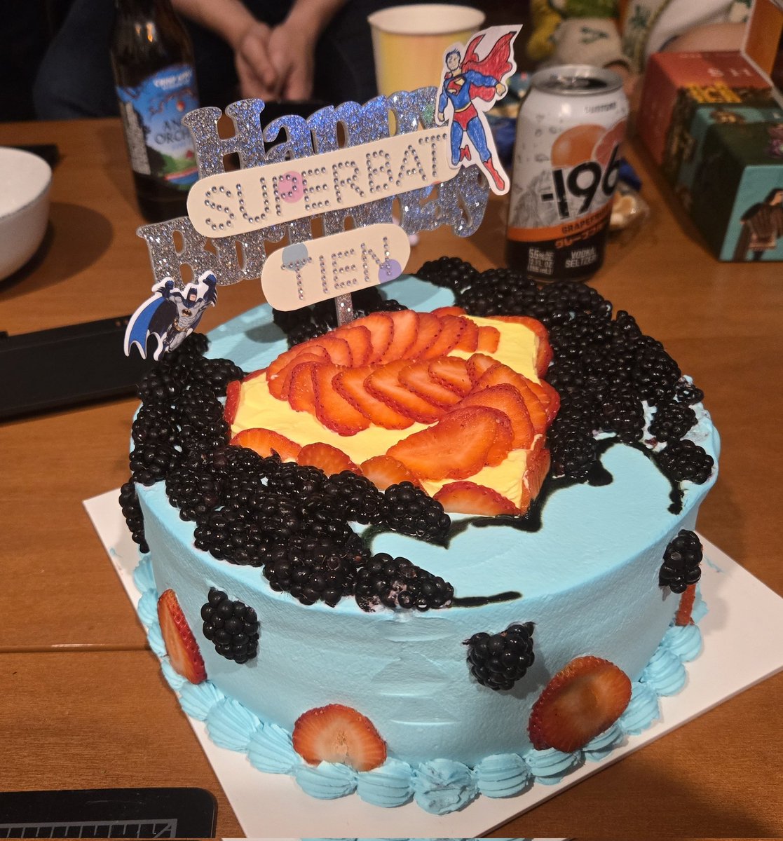 tienwashere's tweet image. MY ROOMATES MADE ME A SUPERBAT BIRTHDAY CAKE!!!! This is the most incredible thing I've ever gotten